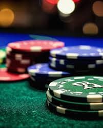 Berbagai kategori permainan di spasi Antarmuka platform spasi dengan kategori permainan sportsbook, live dealer, dan slot